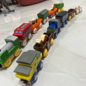 Colorful Wooden Train Cars Set - Multicolor Toy Locomotives